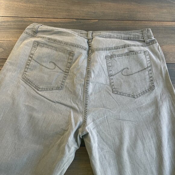 Chicos Chico’s Denim Light Green High Rise Jeans Pants Women’s Size 16 (X7) - Picture 10 of 10